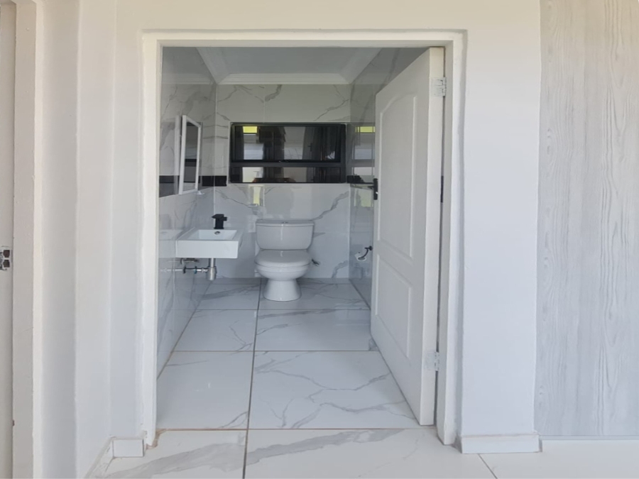 To Let 4 Bedroom Property for Rent in Melodie North West